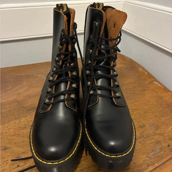 Dr. Martens Black Leather Boots Leona - Picture 1 of 8